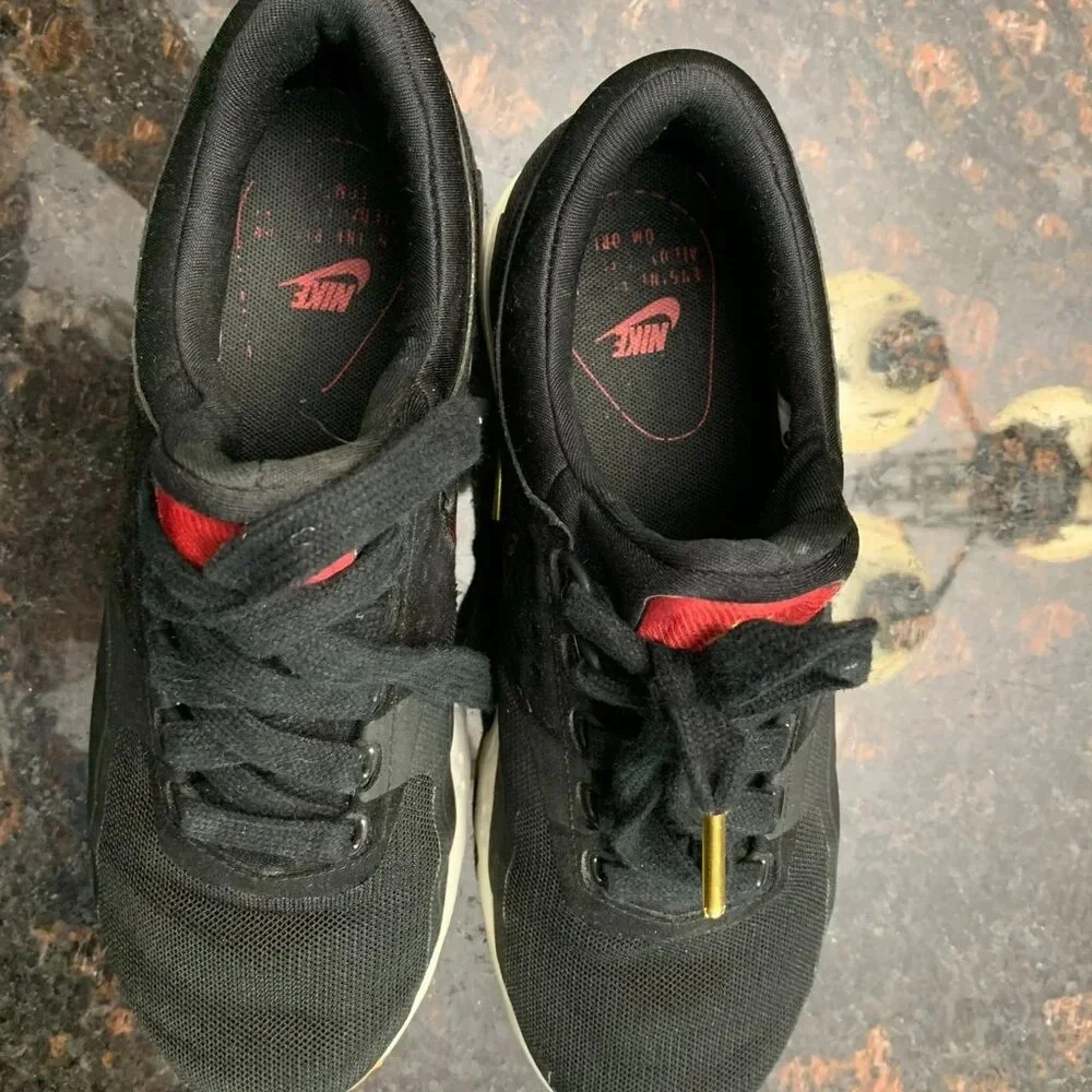 Nike Air Max, Black & Red